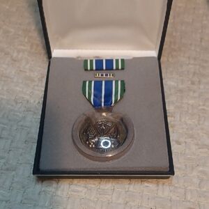 US Army Achievement Metal NIB